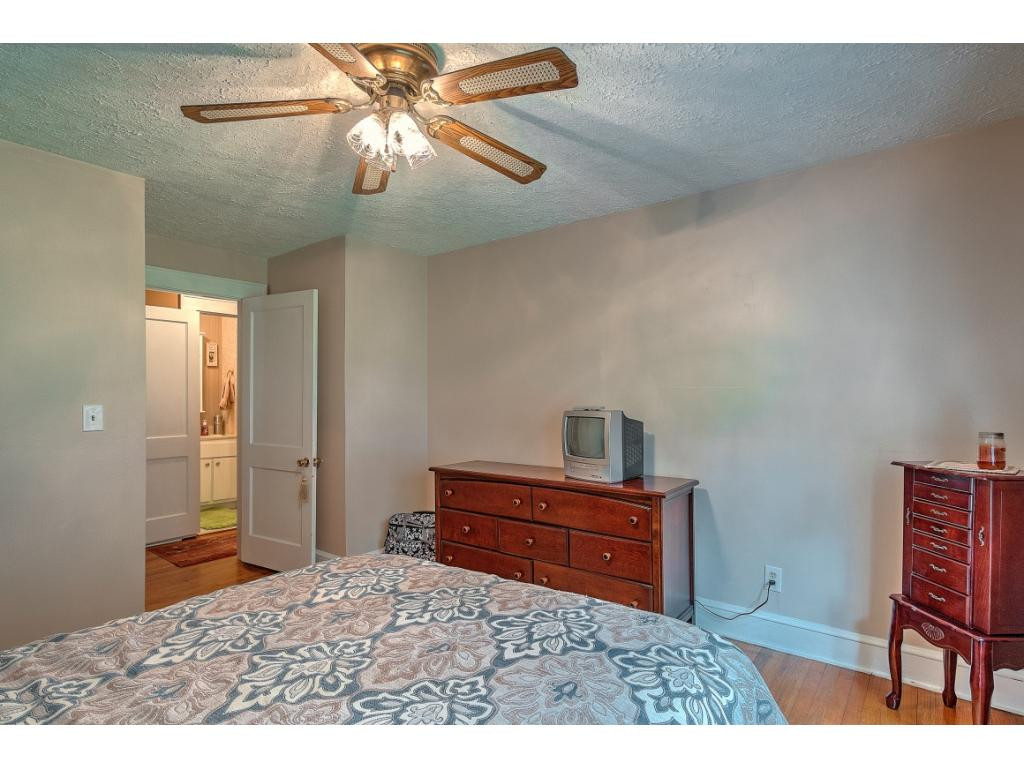 2160 Old Lewis Road Johnson City, TN 37601 - Photo 12 of 28 Photo 12