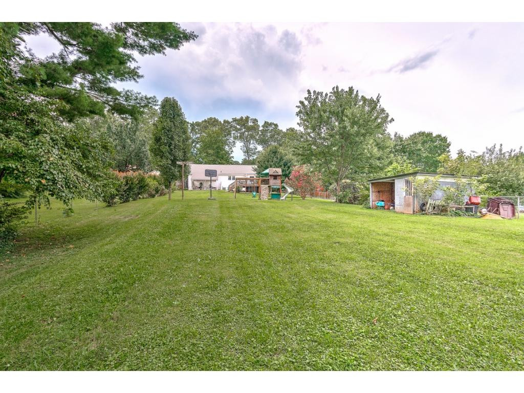 2160 Old Lewis Road Johnson City, TN 37601 - Photo 6 of 28 Photo 6