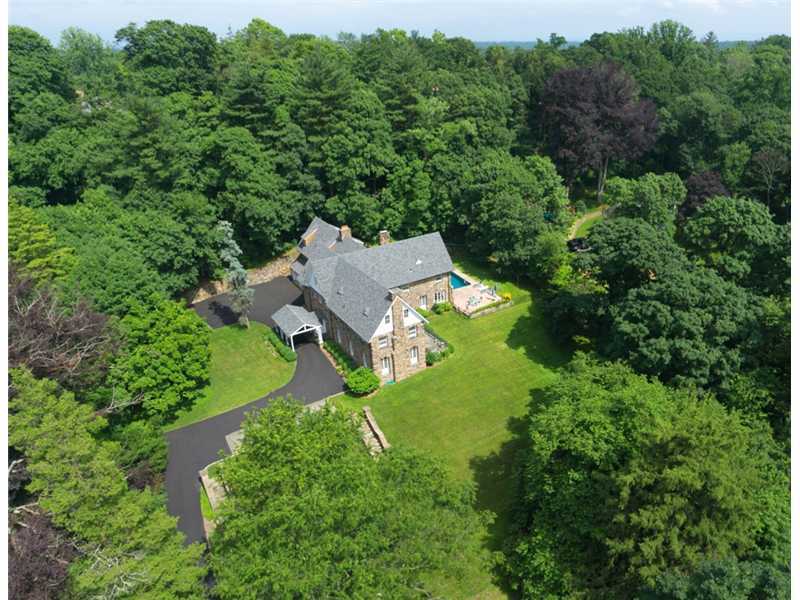 440 Middlesex Road Darien, CT 06820 - Photo 24 of 24 an aerial view of a house with a yard