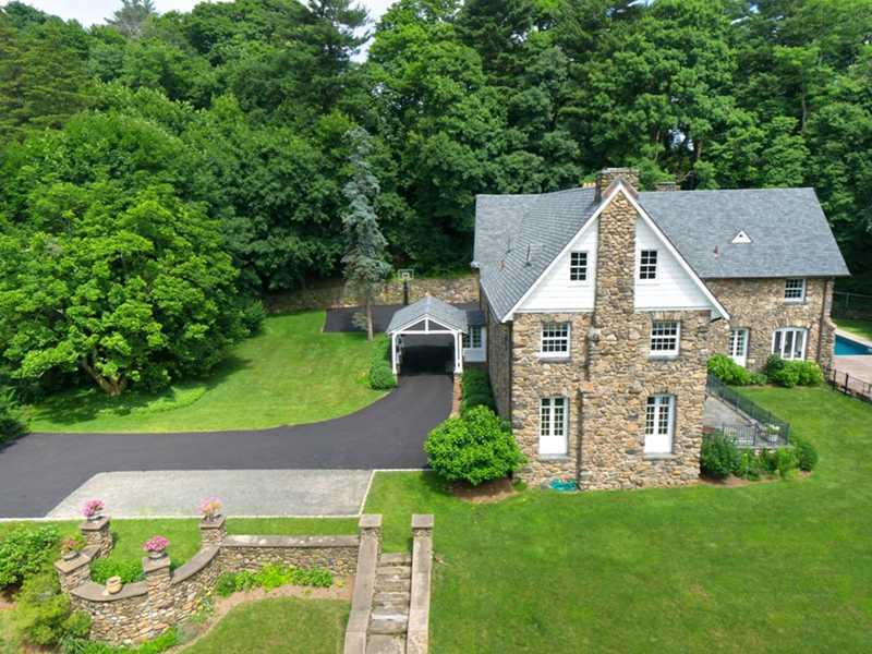 440 Middlesex Road Darien, CT 06820 - Photo 3 of 24 an aerial view of a house