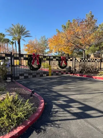 $425,000 | 812 Peachy Canyon Circle, Unit 103, Las Vegas, NV 89144