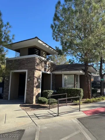 $425,000 | 812 Peachy Canyon Circle, Unit 103, Las Vegas, NV 89144