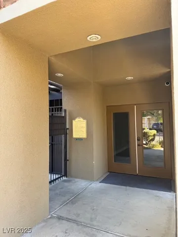 $425,000 | 812 Peachy Canyon Circle, Unit 103, Las Vegas, NV 89144