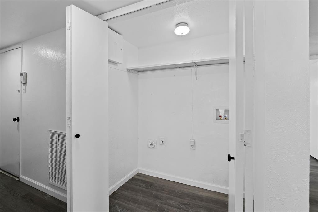 2068 East Peters Colony Road Carrollton, TX 75007 - Photo 21 of 24 a view of bathroom