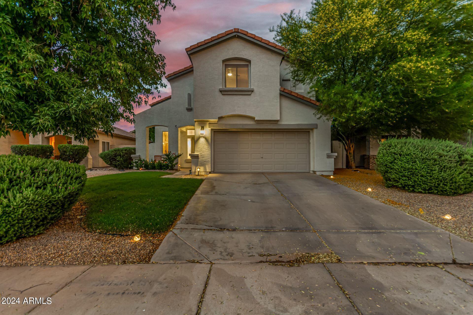 899 South Roanoke Street Gilbert, AZ 85296 - Photo 1 of 40 MqhVDDkE