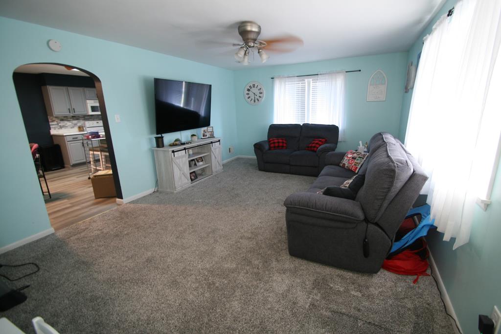 11379 Pond Road Huntingdon, PA 16652 - Photo 15 of 25 Living Room