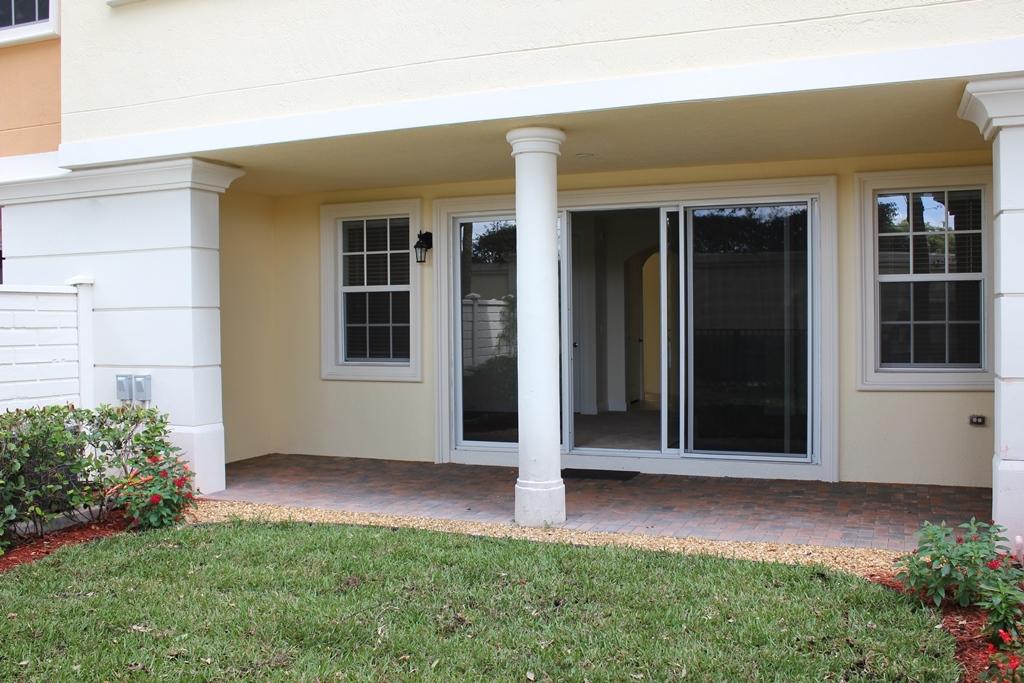 5725 Northeast Verde Circle Boca Raton, FL 33487 - Photo 7 of 21 IMG_2440