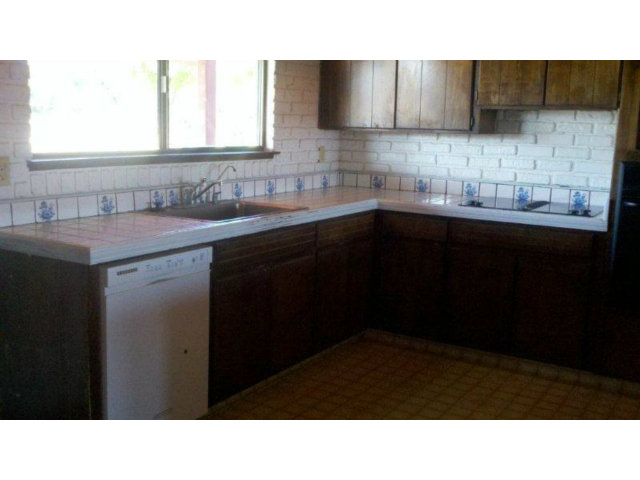 380 Lone Tree Road Hollister, CA 95023 - Photo 2 of 10 Gallery Image 2
