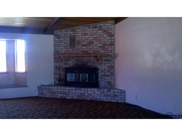 380 Lone Tree Road Hollister, CA 95023 - Photo 3 of 10 Gallery Image 3