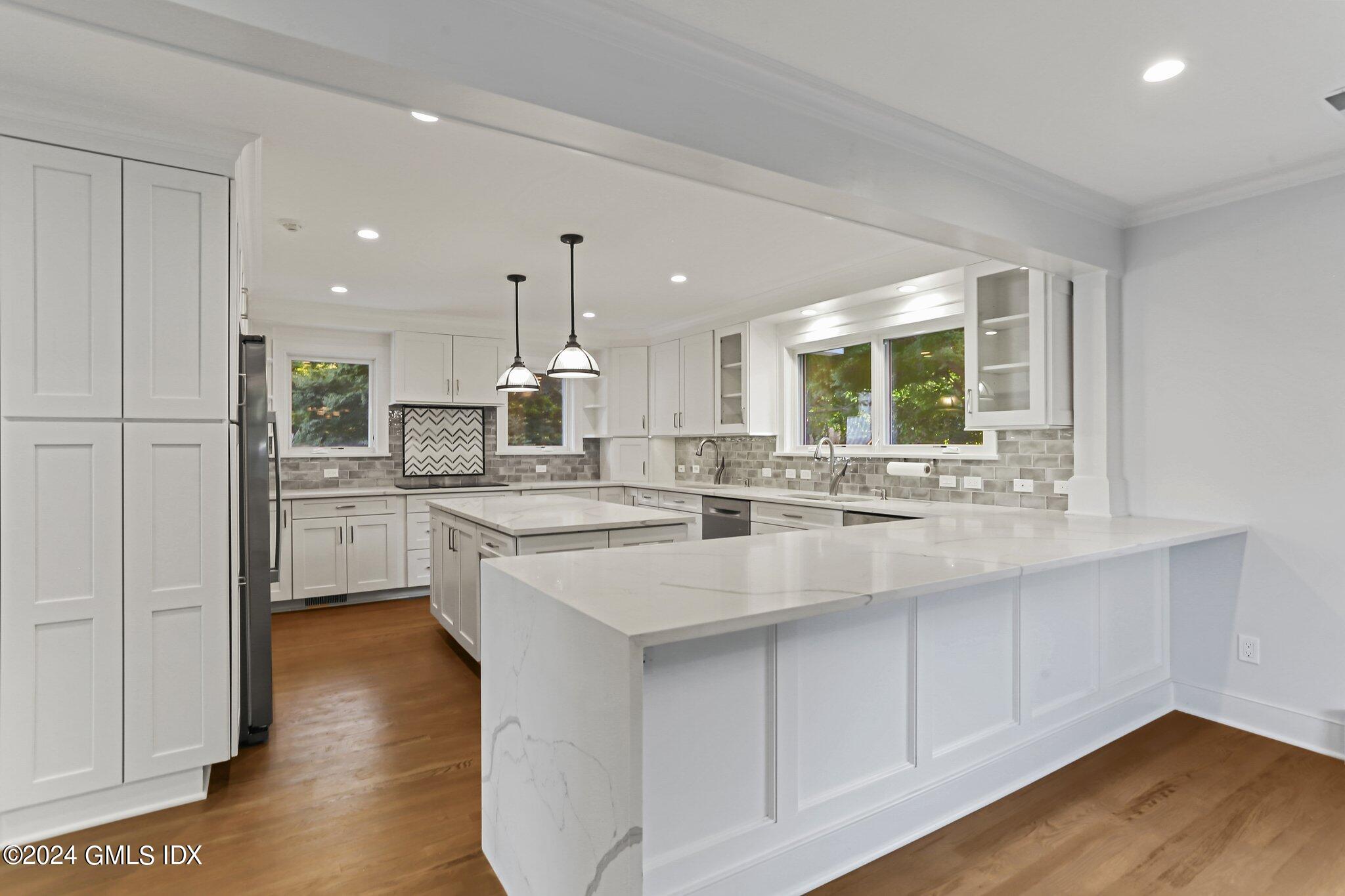 63 Byram Shore Road Greenwich, CT 06830 - Photo 8 of 52 22-web-or-mls-63-byram-shore-rd