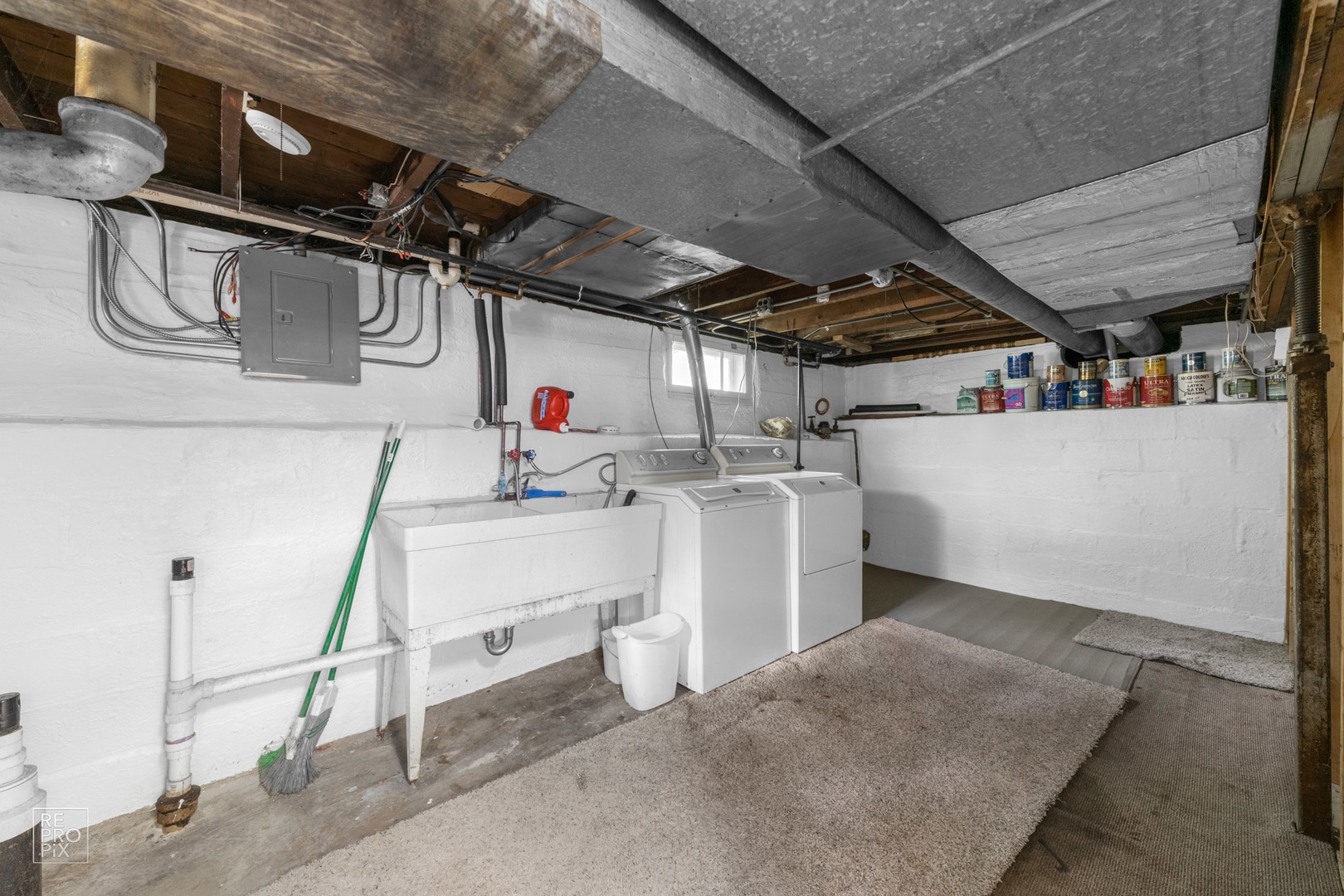 1382 Raymond Street South Elgin, IL 60177 - Photo 10 of 14 a utility room with dryer and washer