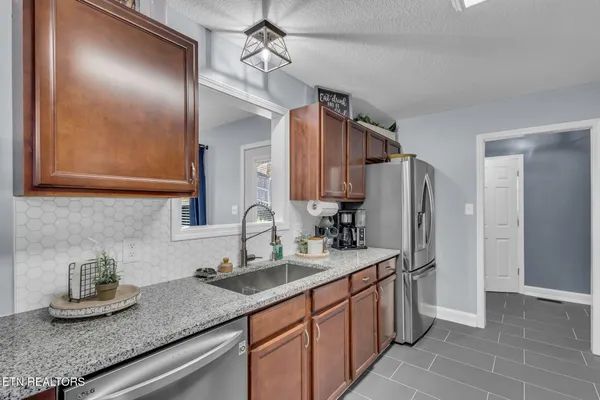 $389,900 | 4929 Falling Star Lane, Powell, TN 37849