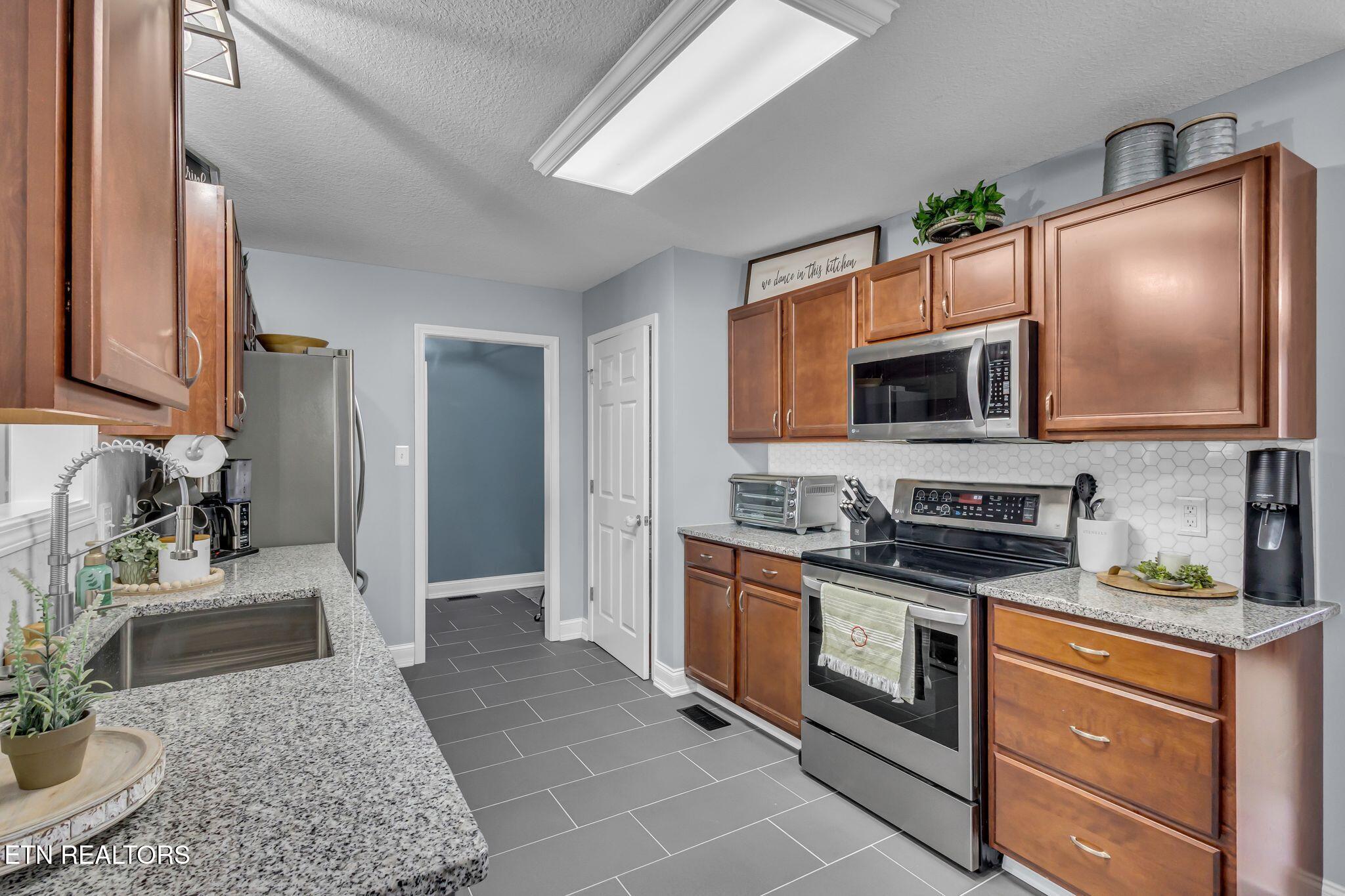 4929 Falling Star Lane Powell, TN 37849 - Photo 16 of 39 wj2512311-1014