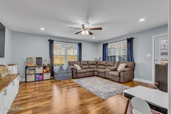 $389,900 | 4929 Falling Star Lane, Powell, TN 37849