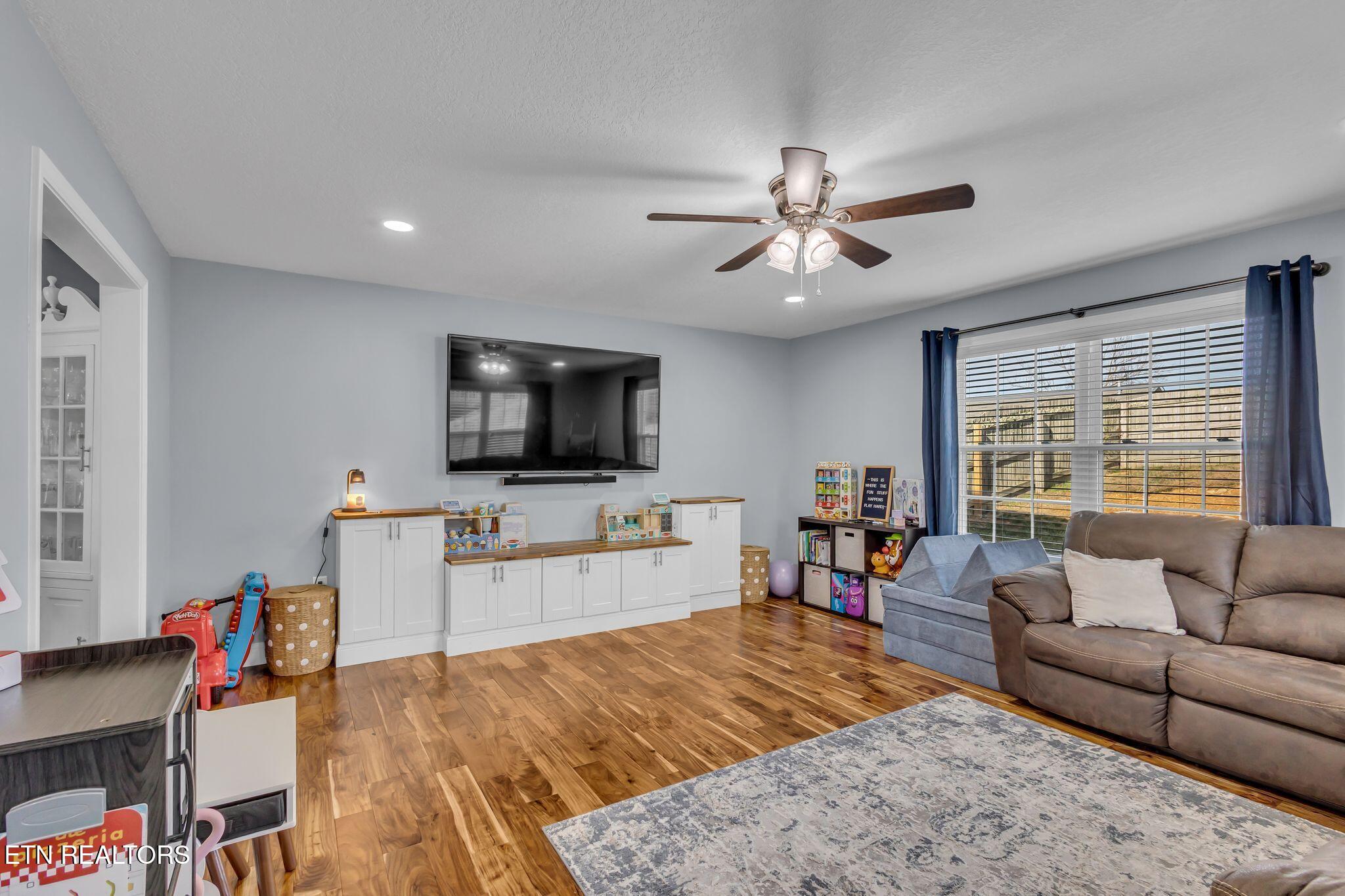 4929 Falling Star Lane Powell, TN 37849 - Photo 21 of 39 wj2512311-1020