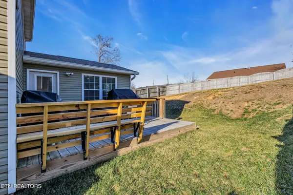 $389,900 | 4929 Falling Star Lane, Powell, TN 37849