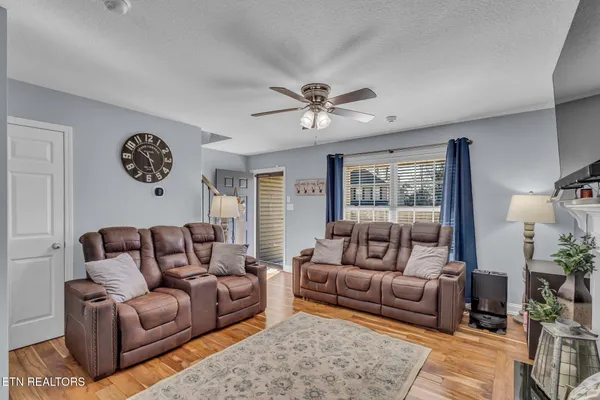 $389,900 | 4929 Falling Star Lane, Powell, TN 37849