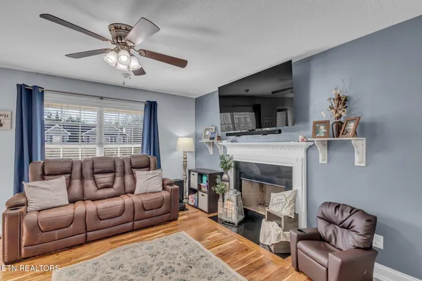 $389,900 | 4929 Falling Star Lane, Powell, TN 37849