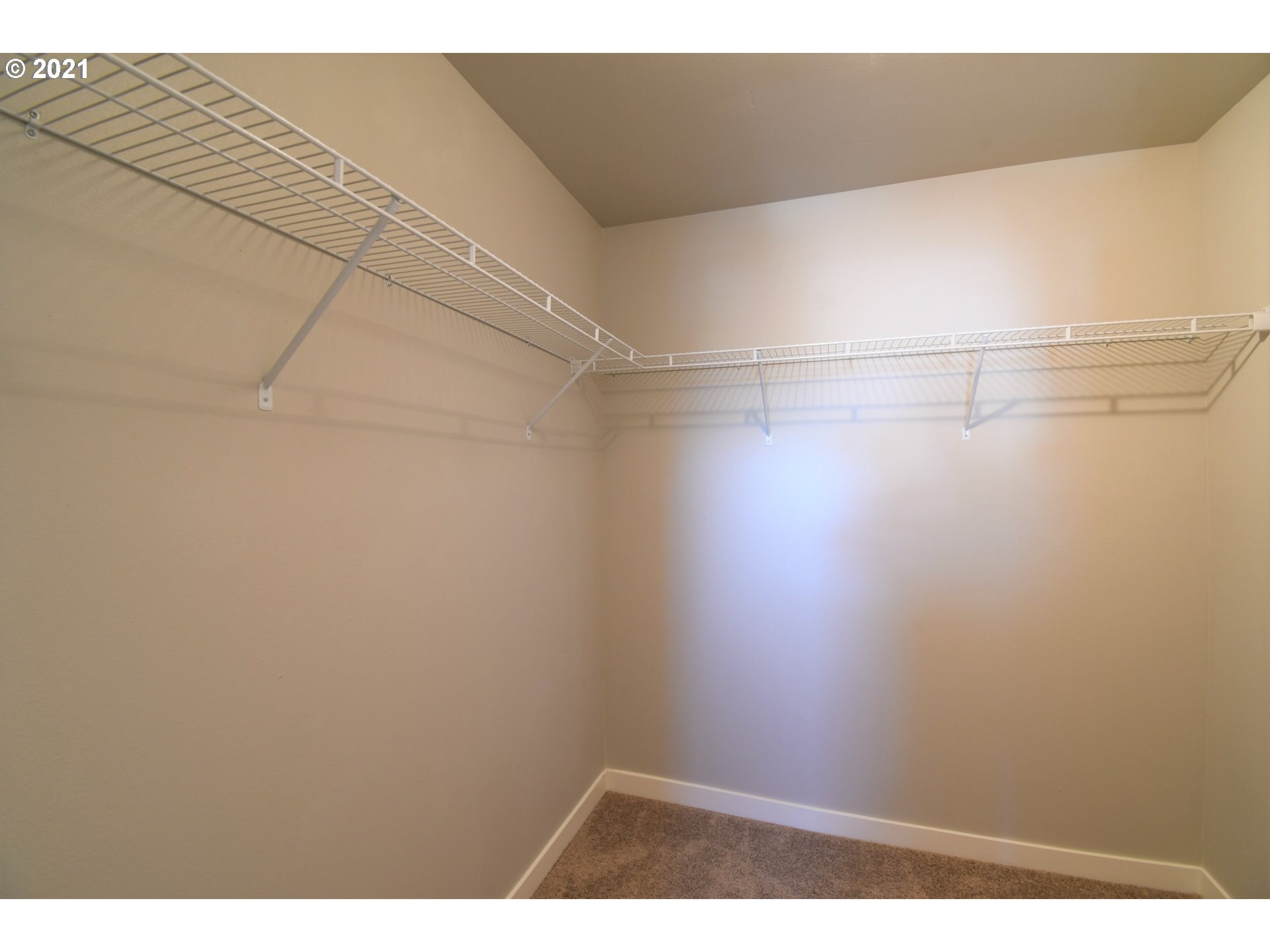 100 North 44th Place Ridgefield, WA 98642 - Photo 15 of 21 a view of a small space