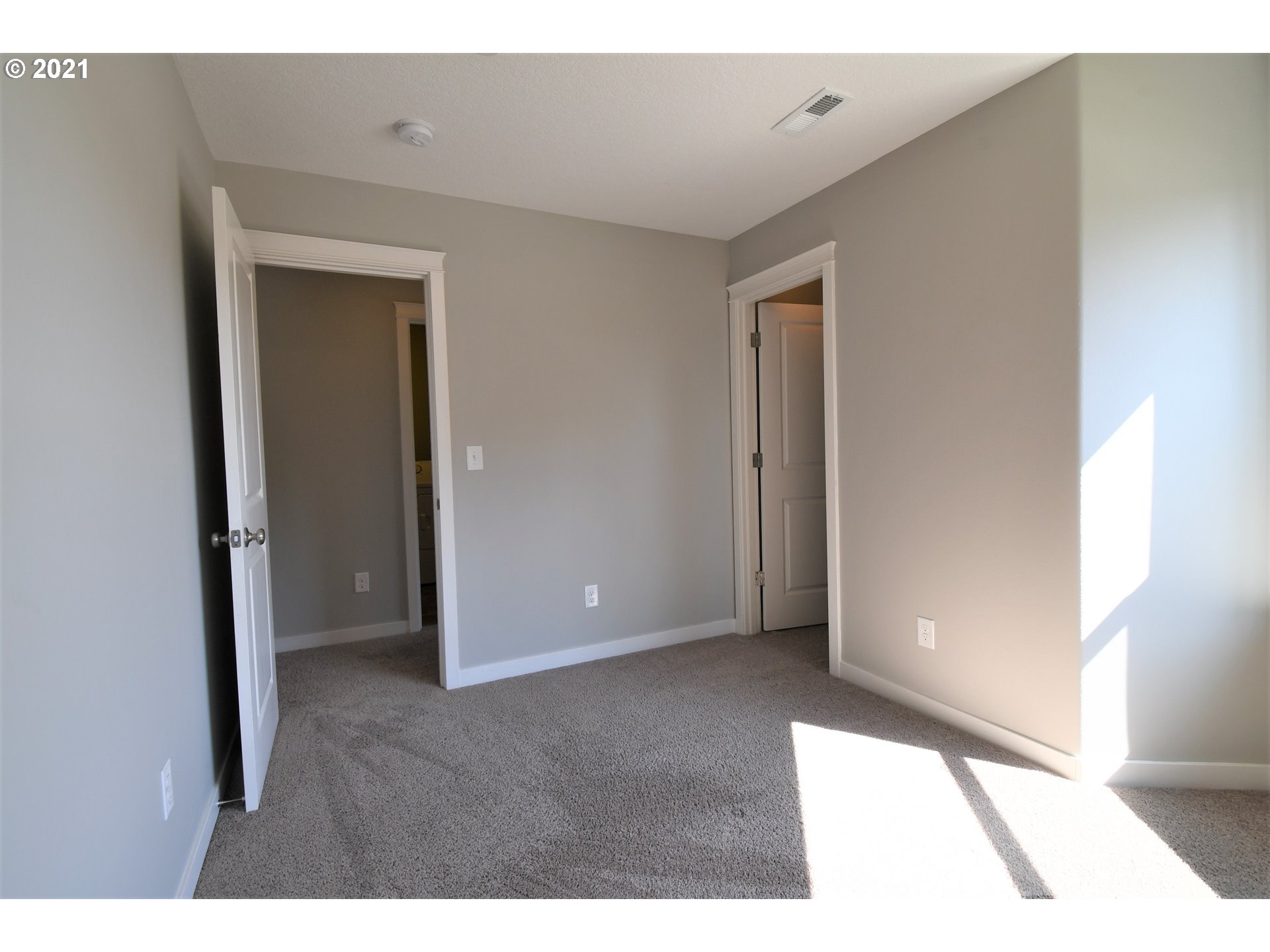 100 North 44th Place Ridgefield, WA 98642 - Photo 16 of 21 a view interior of a house and an empty room