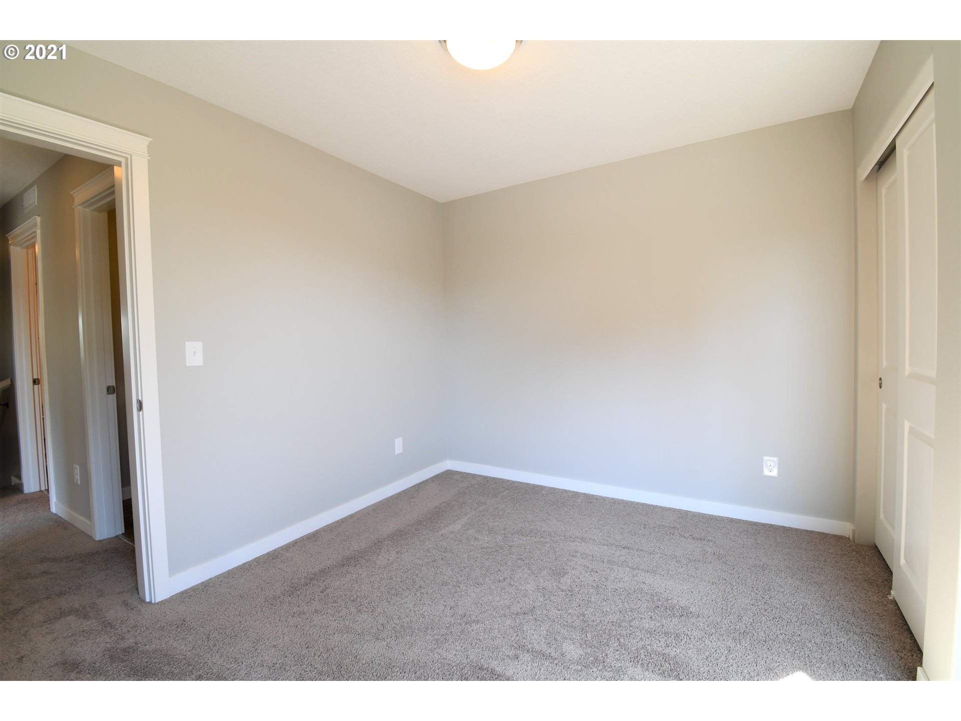 100 North 44th Place Ridgefield, WA 98642 - Photo 20 of 21 a view of an empty room