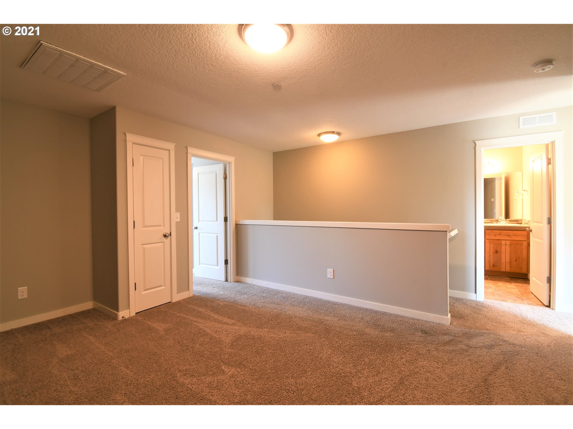 100 North 44th Place Ridgefield, WA 98642 - Photo 9 of 21 a view of an empty room