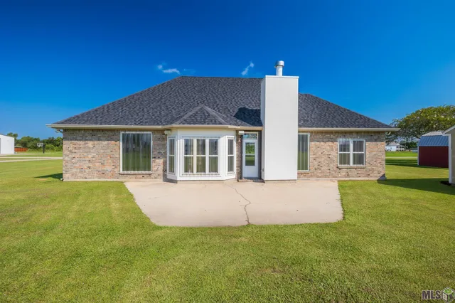 $305,000 | 149 Bayou Crossing Drive, Raceland, LA 70394