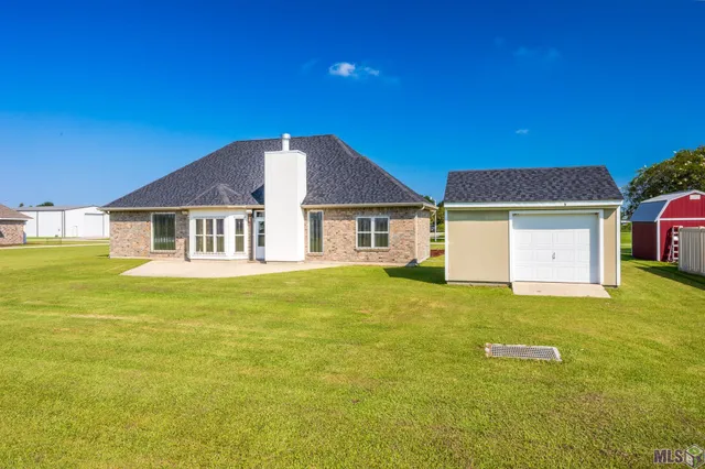 $305,000 | 149 Bayou Crossing Drive, Raceland, LA 70394
