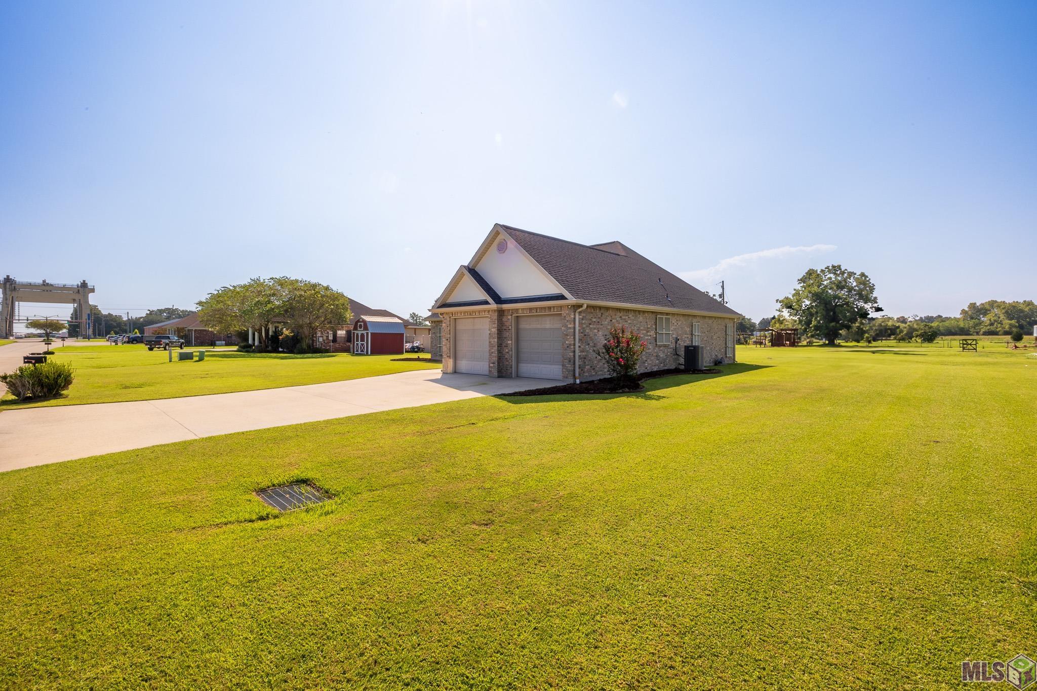 149 Bayou Crossing Drive Raceland, LA 70394 - Photo 3 of 33