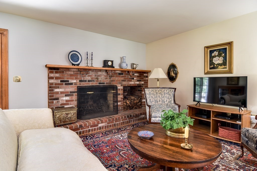 210 Danforth Street Framingham, MA 01701 - Photo 5 of 25 Gallery Image 5