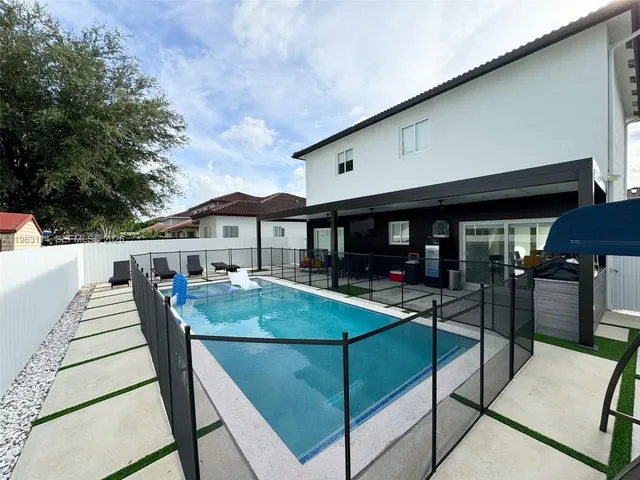 $895,000 | 1533 Southwest 154th Path, Miami, FL 33194