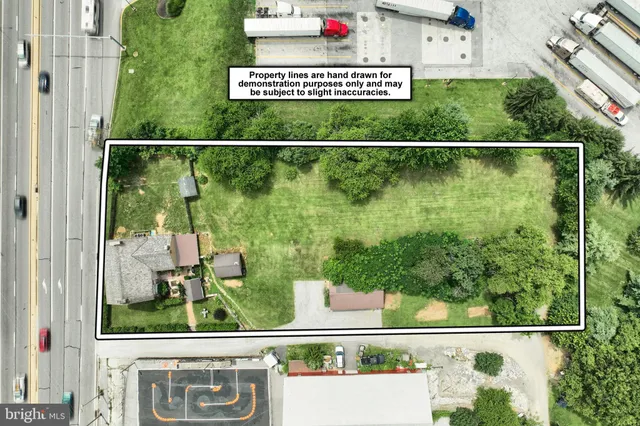 a picture of a room with a floor plan