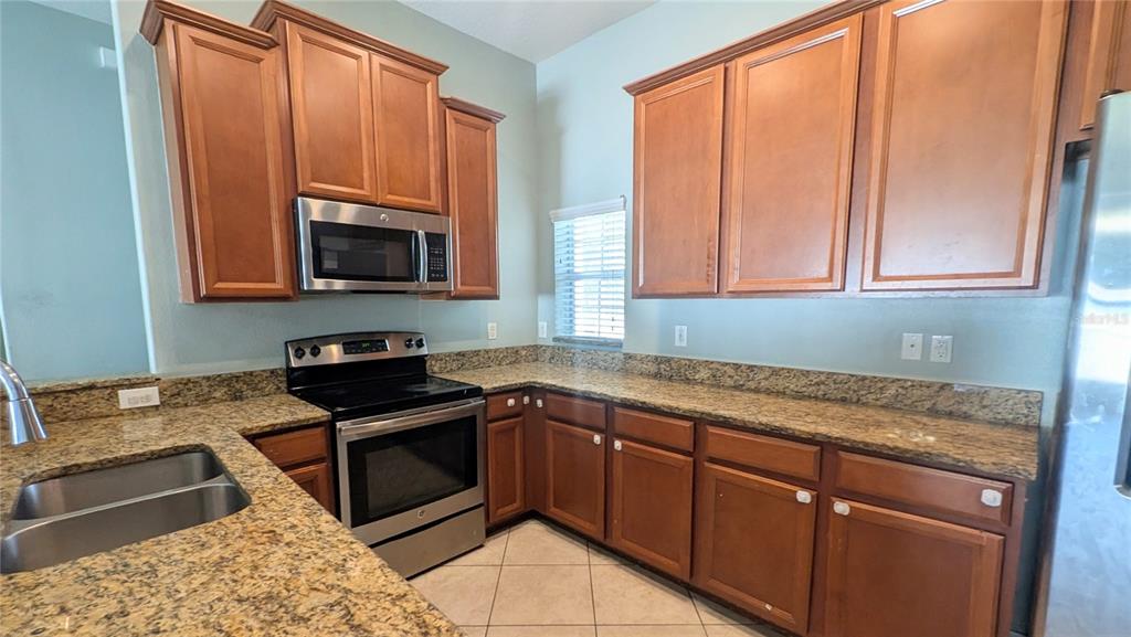 18527 Waydale Loop Hudson, FL 34667 - Photo 8 of 28