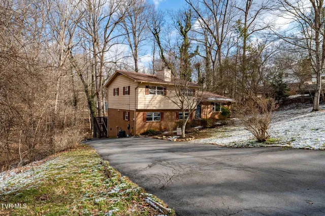 $324,999 | 108 Saratoga Place, Elizabethton, TN 37643