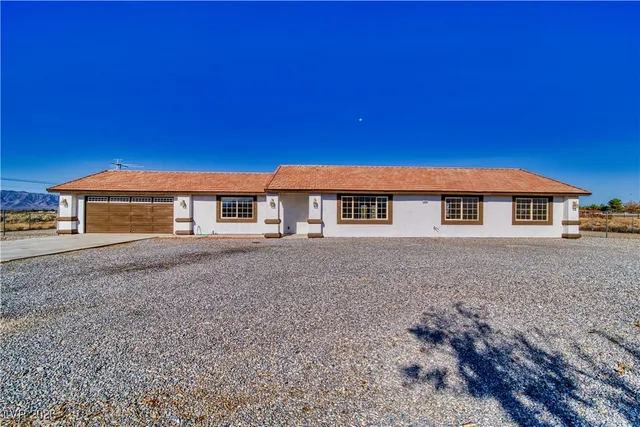 $379,900 | 3950 Rainbow Avenue, Pahrump, NV 89048