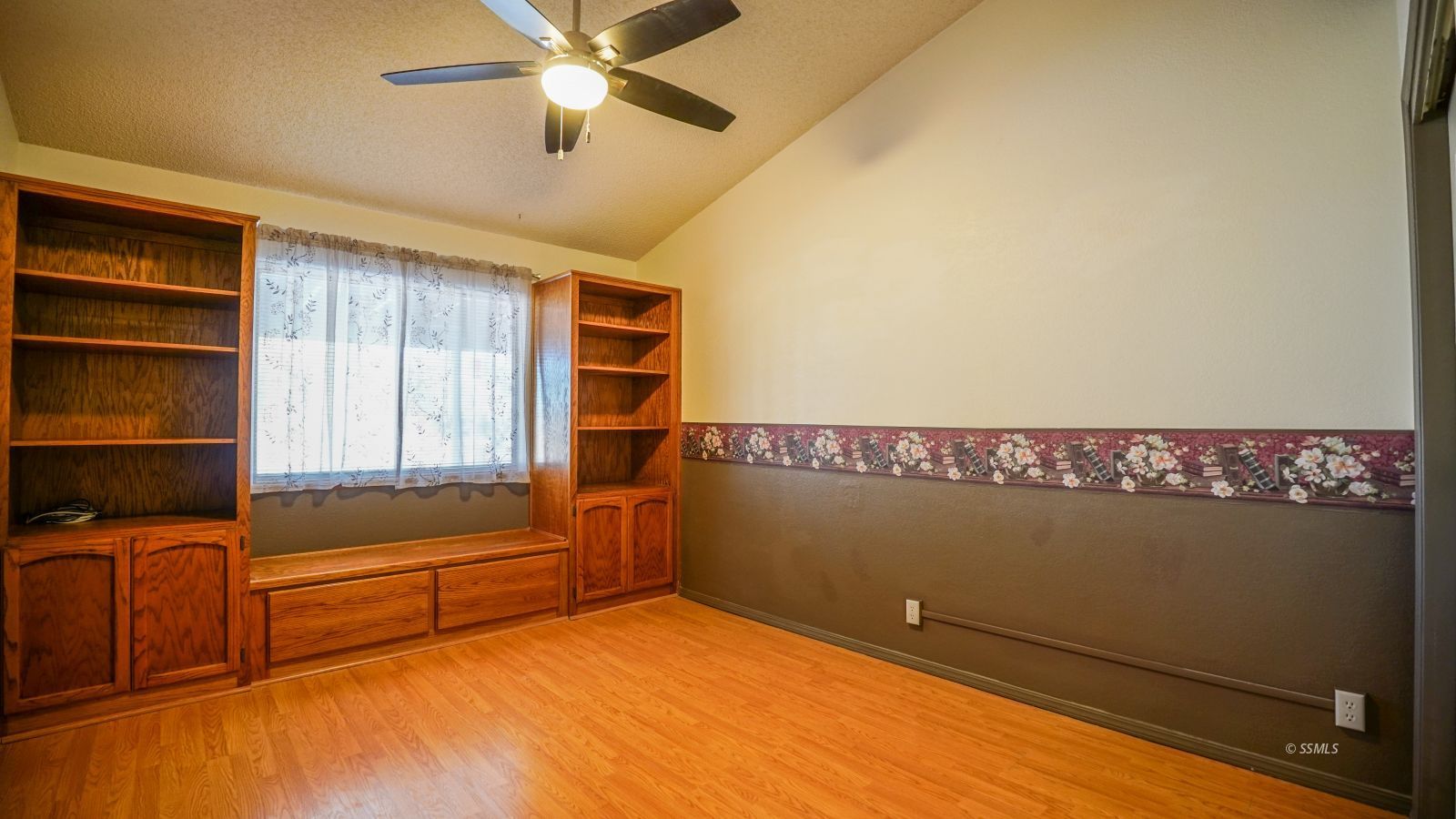 108 West Smoke Tree Avenue Ridgecrest, CA 93555 - Photo 24 of 37 Gallery Image 24