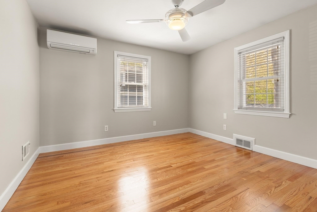 82 Orange Street Reading, MA 01867 - Photo 20 of 32