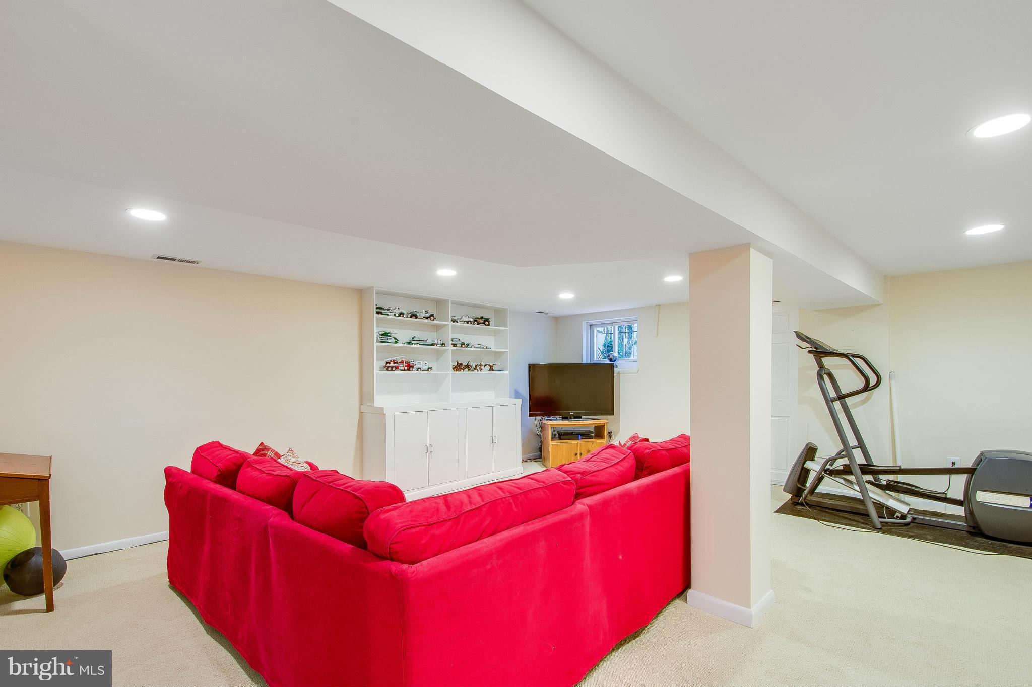 703 E Street Northeast Washington, DC 20002 - Photo 24 of 30 Bright space is great for entertaining.