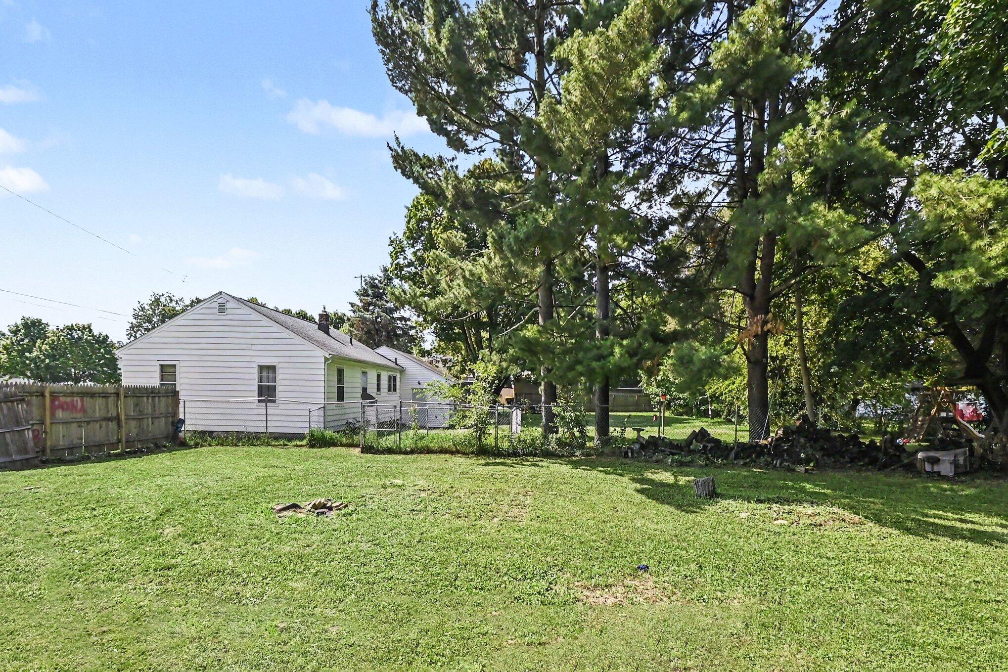 412 Merritt Street Charlotte, MI 48813 - Photo 21 of 22 027_file_5986