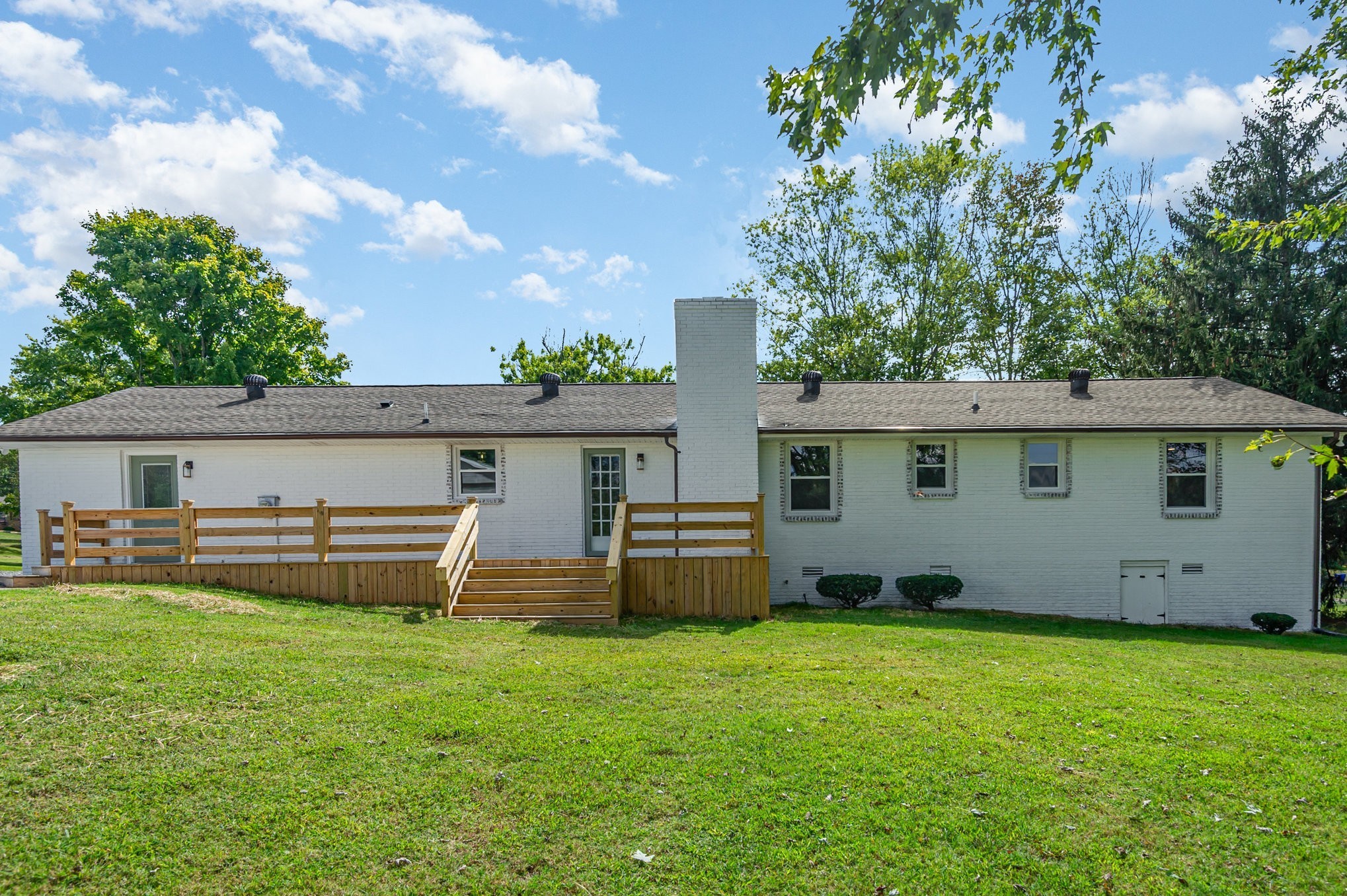 231 South Palmers Chapel Road White House, TN 37188 - Photo 29 of 40 front view of house with a yard