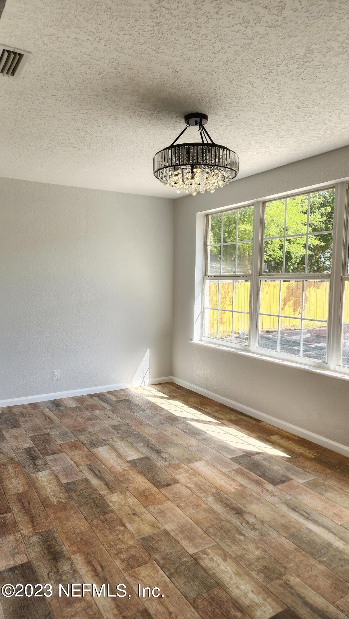 845 Ibis Road Jacksonville, FL 32216 - Photo 14 of 40 Dining/Bonus Area