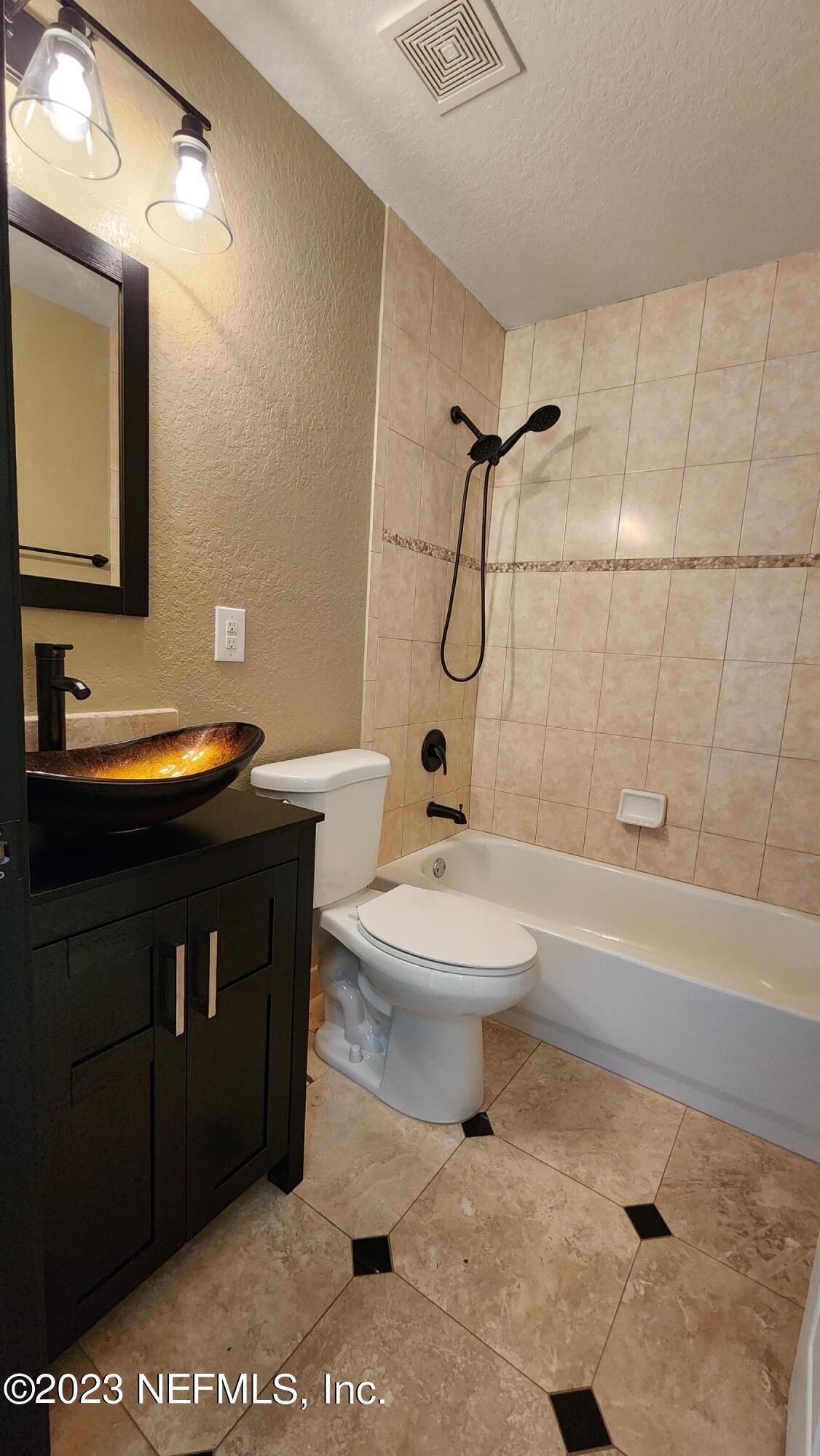 845 Ibis Road Jacksonville, FL 32216 - Photo 19 of 40 Master Bath