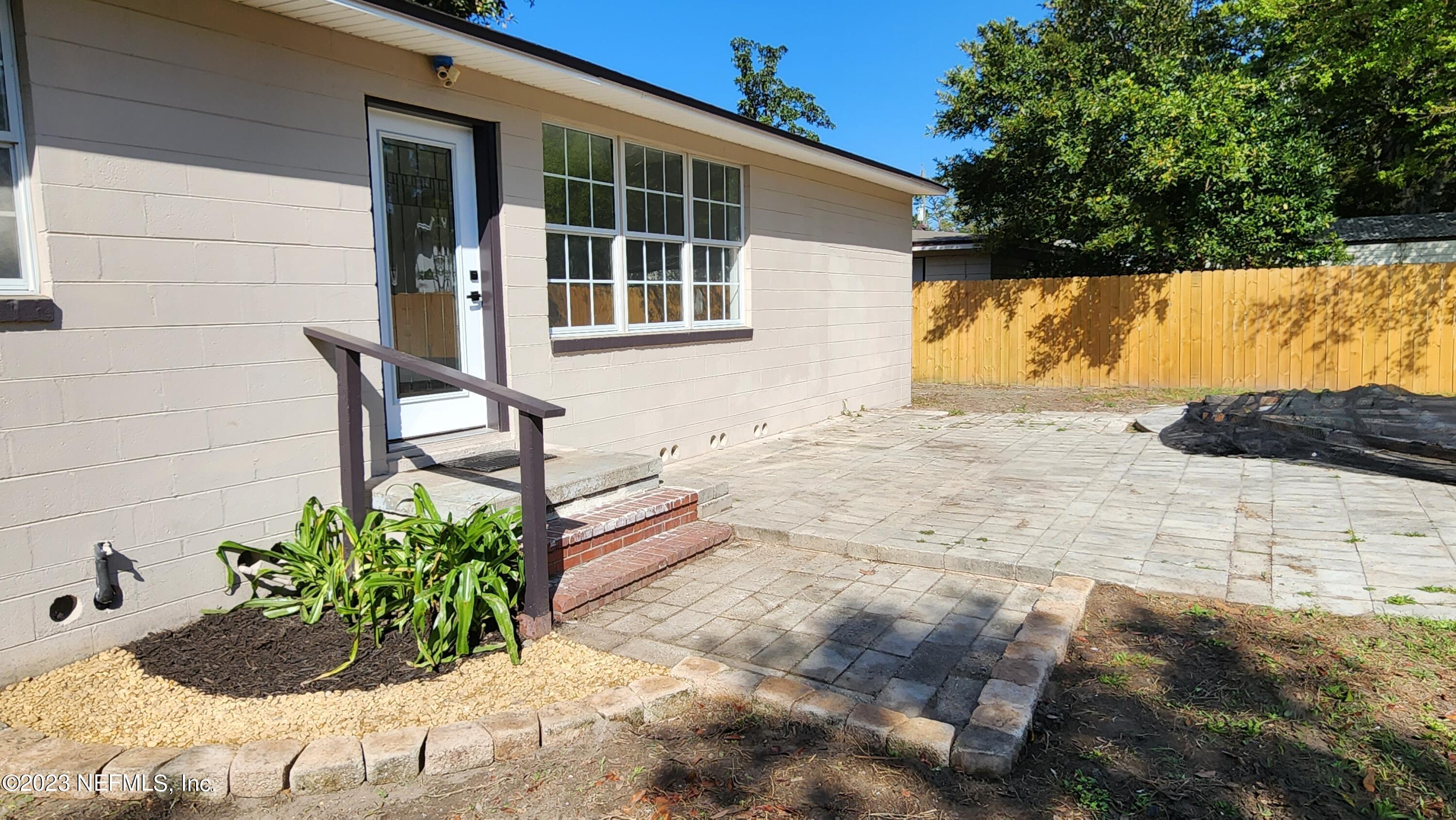 845 Ibis Road Jacksonville, FL 32216 - Photo 2 of 40 Patio Back