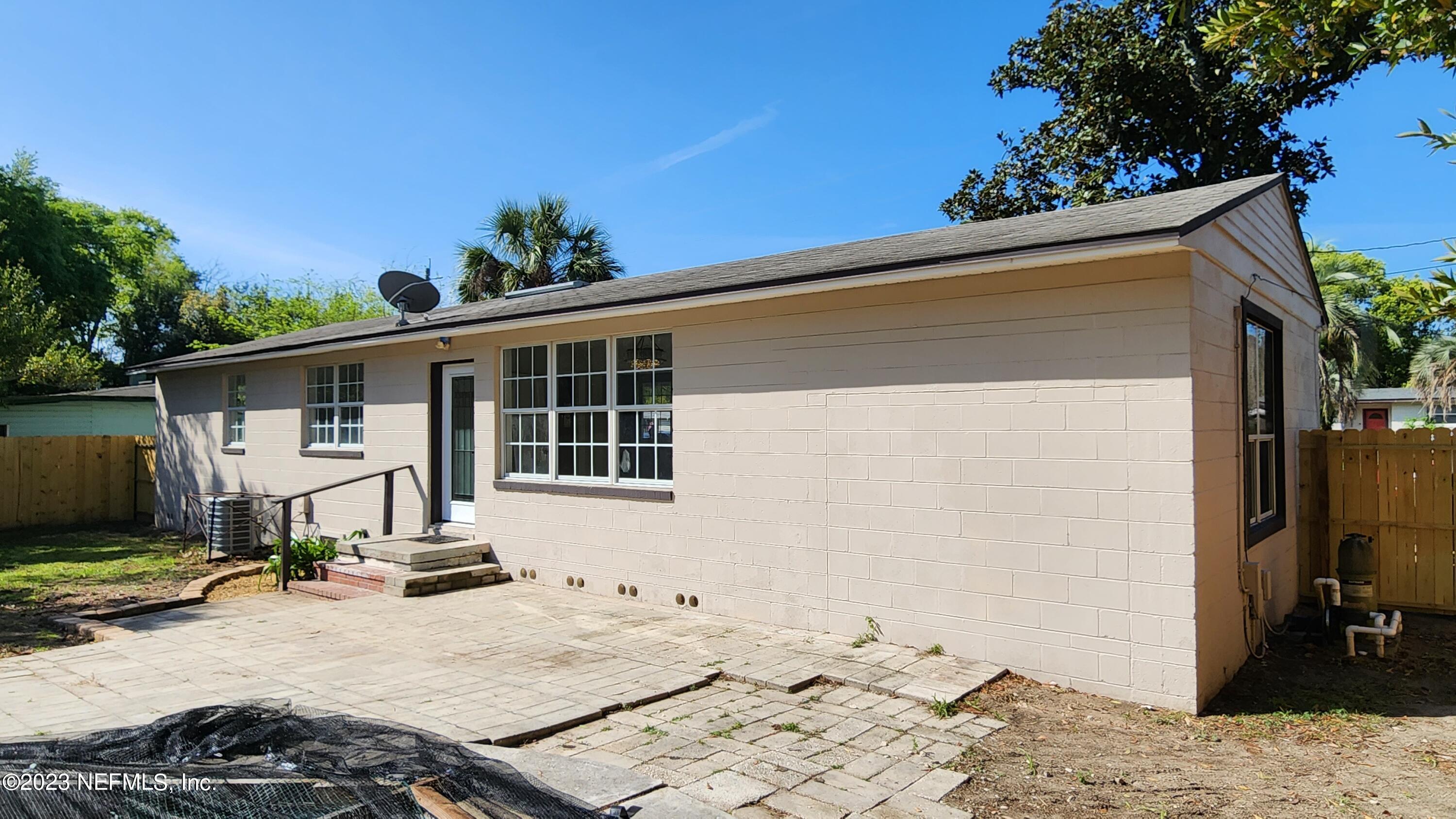 845 Ibis Road Jacksonville, FL 32216 - Photo 36 of 40 Back Paver Patio