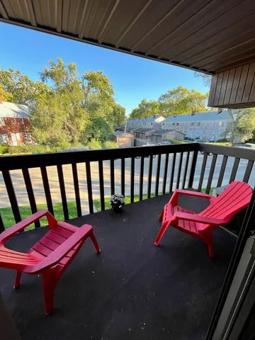 $149,000 | 884 North Prairie Avenue, Unit 2D, Joliet, IL 60435