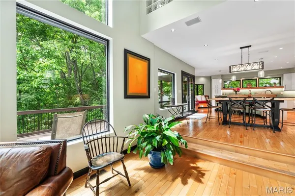 $1,750,000 | 400 Gabriel Drive, Kirkwood, MO 63122