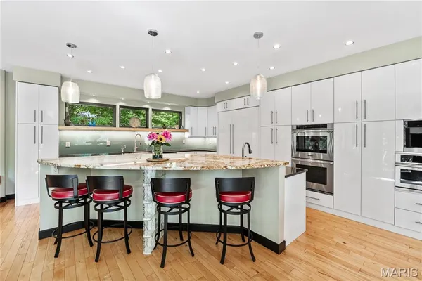 $1,750,000 | 400 Gabriel Drive, Kirkwood, MO 63122