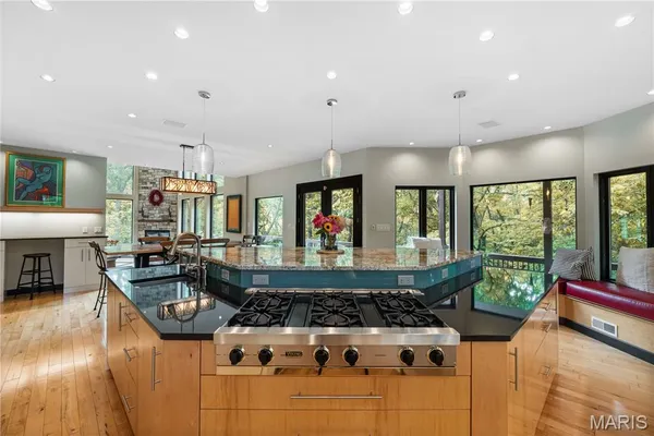 $1,750,000 | 400 Gabriel Drive, Kirkwood, MO 63122