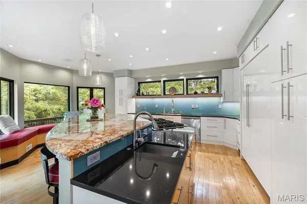 $1,750,000 | 400 Gabriel Drive, Kirkwood, MO 63122