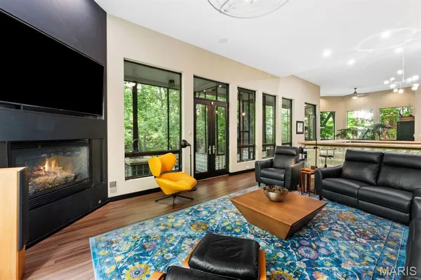 $1,750,000 | 400 Gabriel Drive, Kirkwood, MO 63122